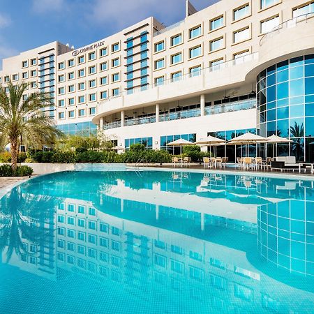 Hotel Crowne Plaza Muscat Ocec By Ihg Exterior foto