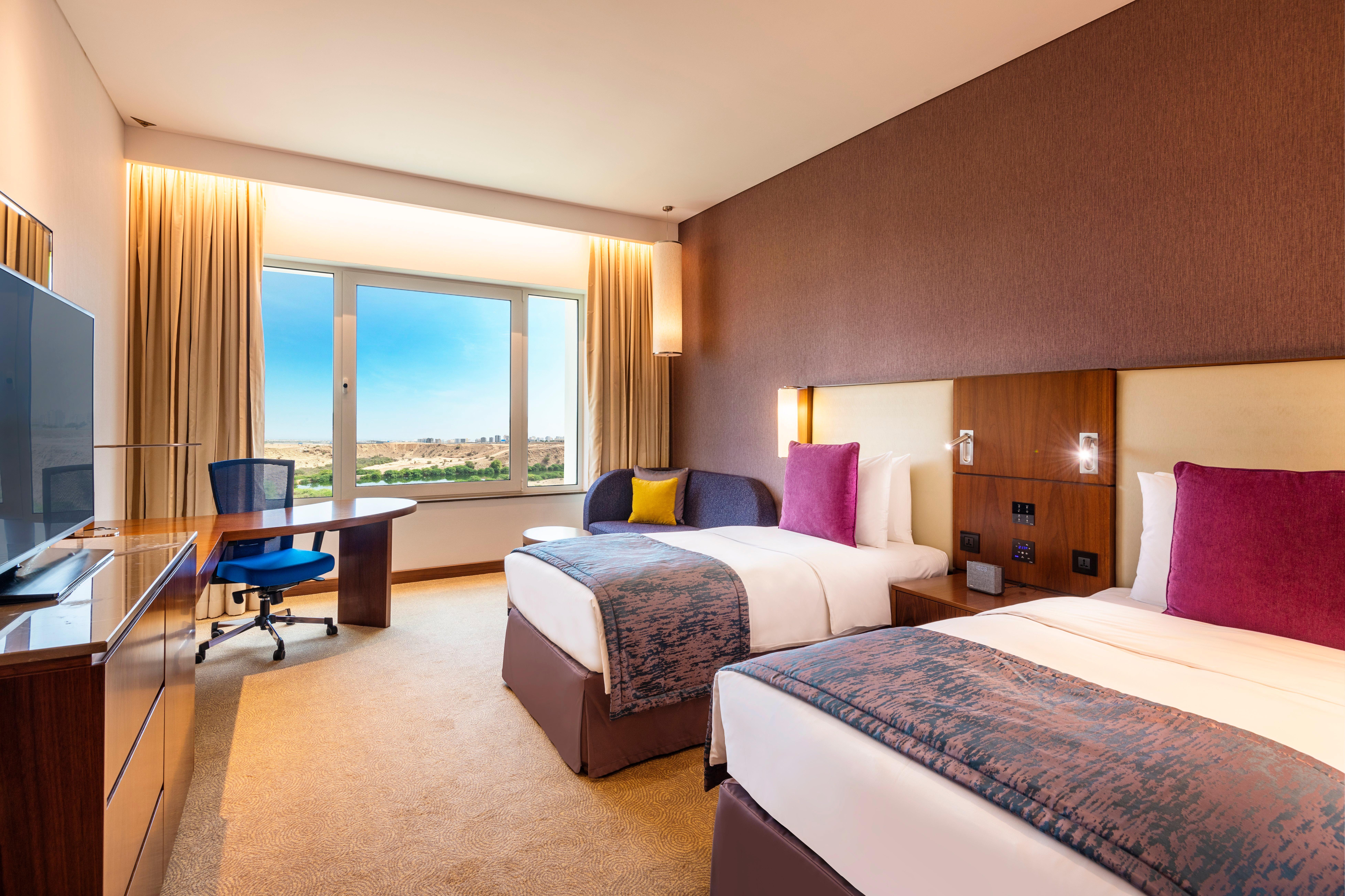 Hotel Crowne Plaza Muscat Ocec By Ihg Exterior foto