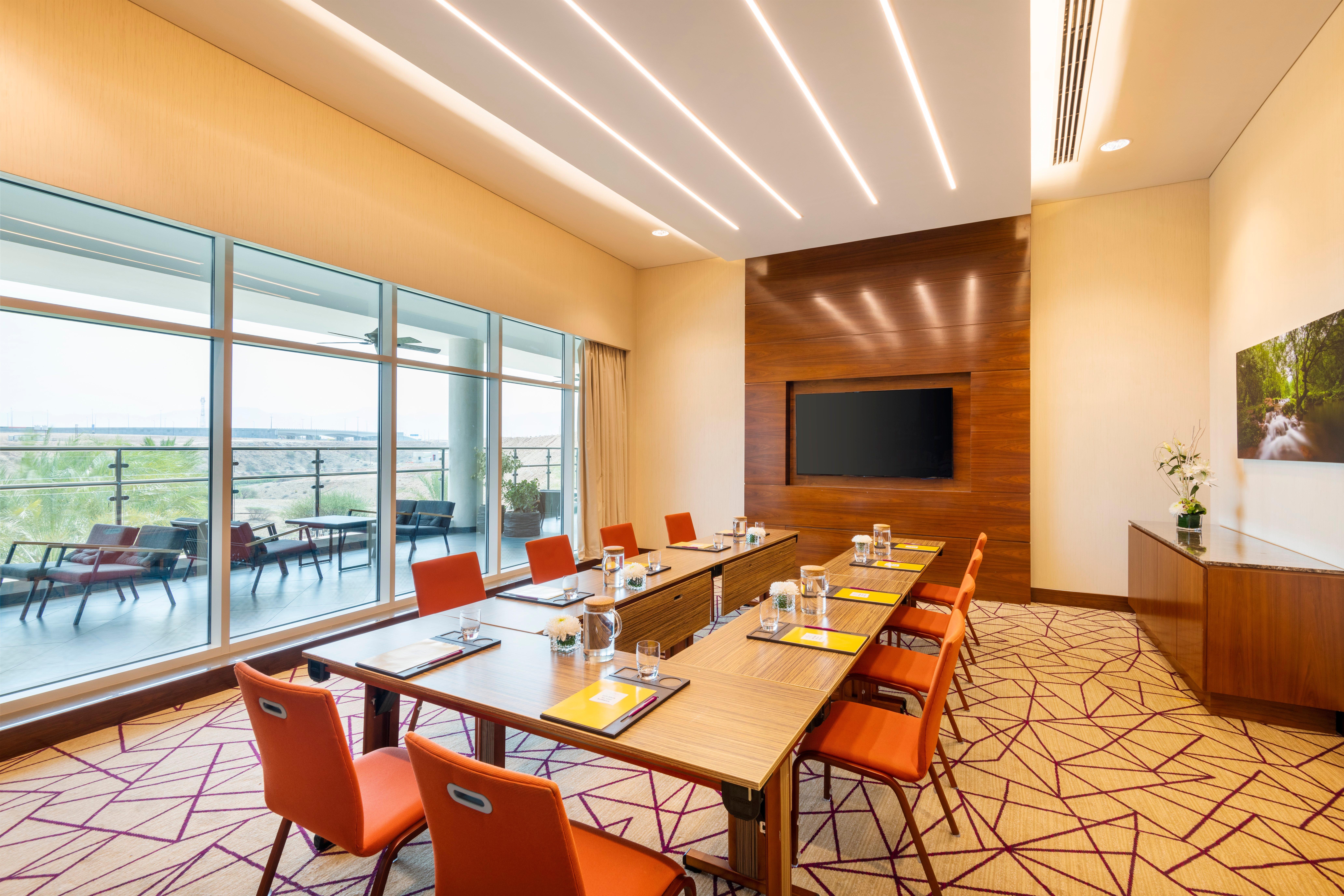 Hotel Crowne Plaza Muscat Ocec By Ihg Exterior foto