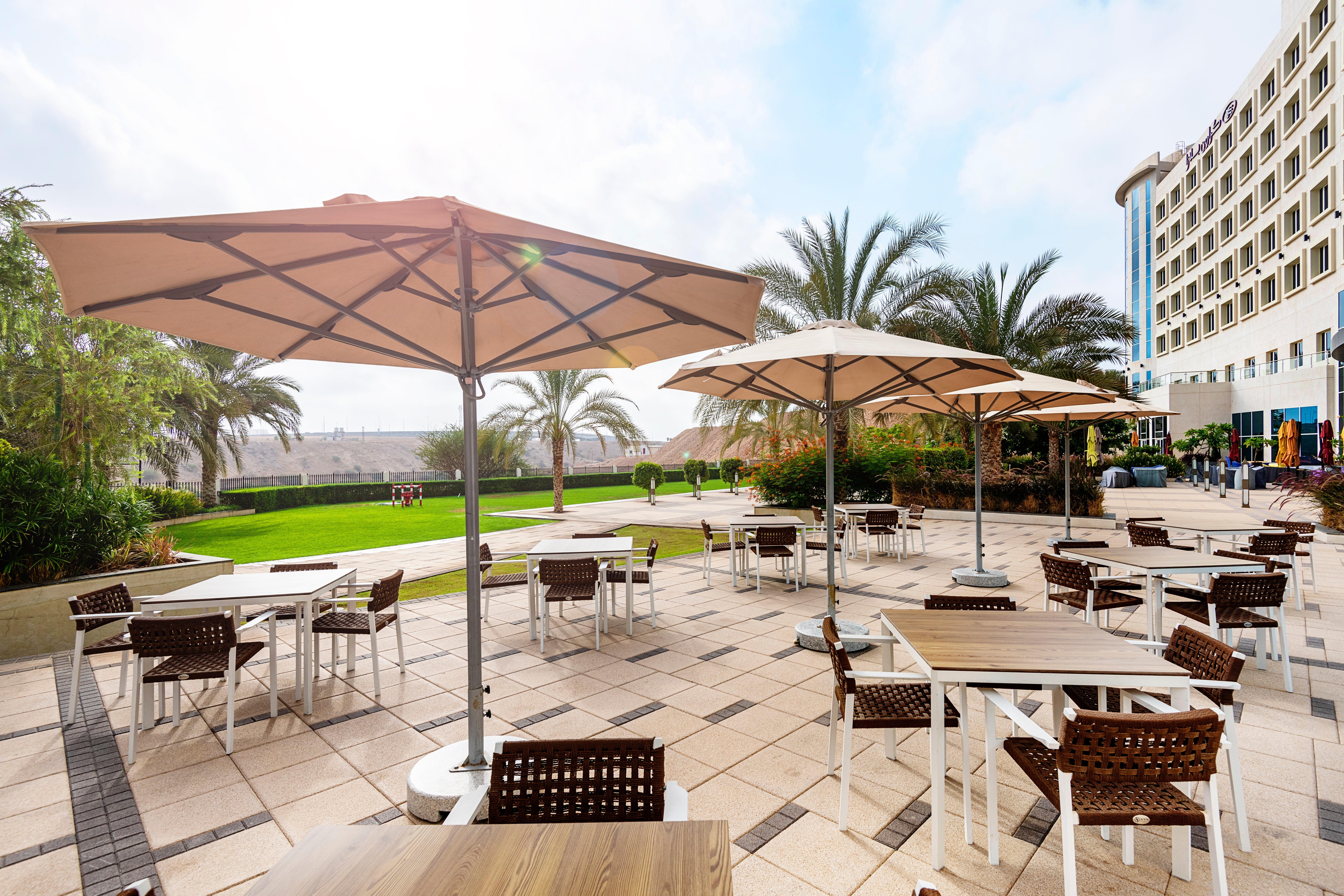 Hotel Crowne Plaza Muscat Ocec By Ihg Exterior foto