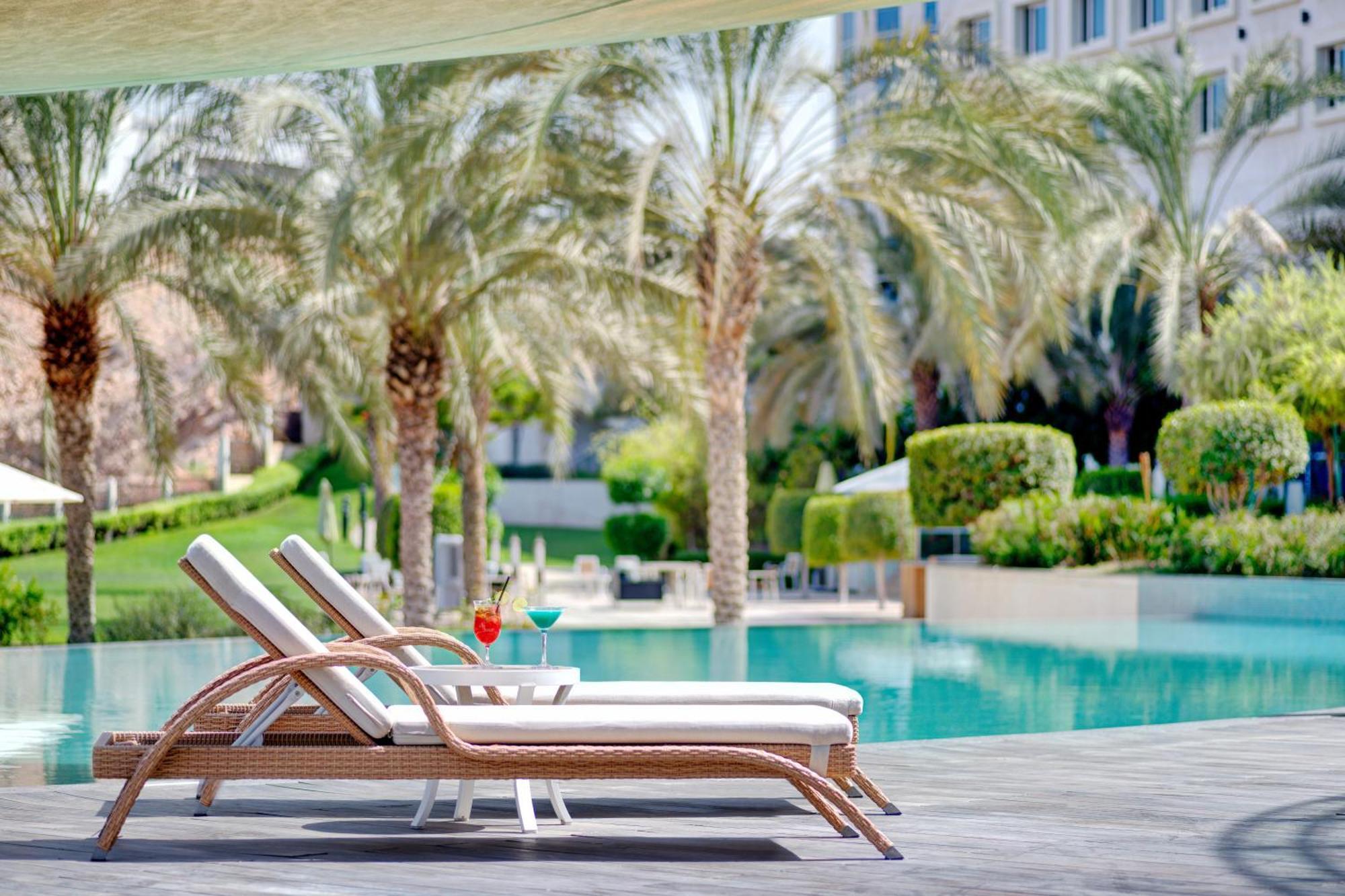 Hotel Crowne Plaza Muscat Ocec By Ihg Exterior foto