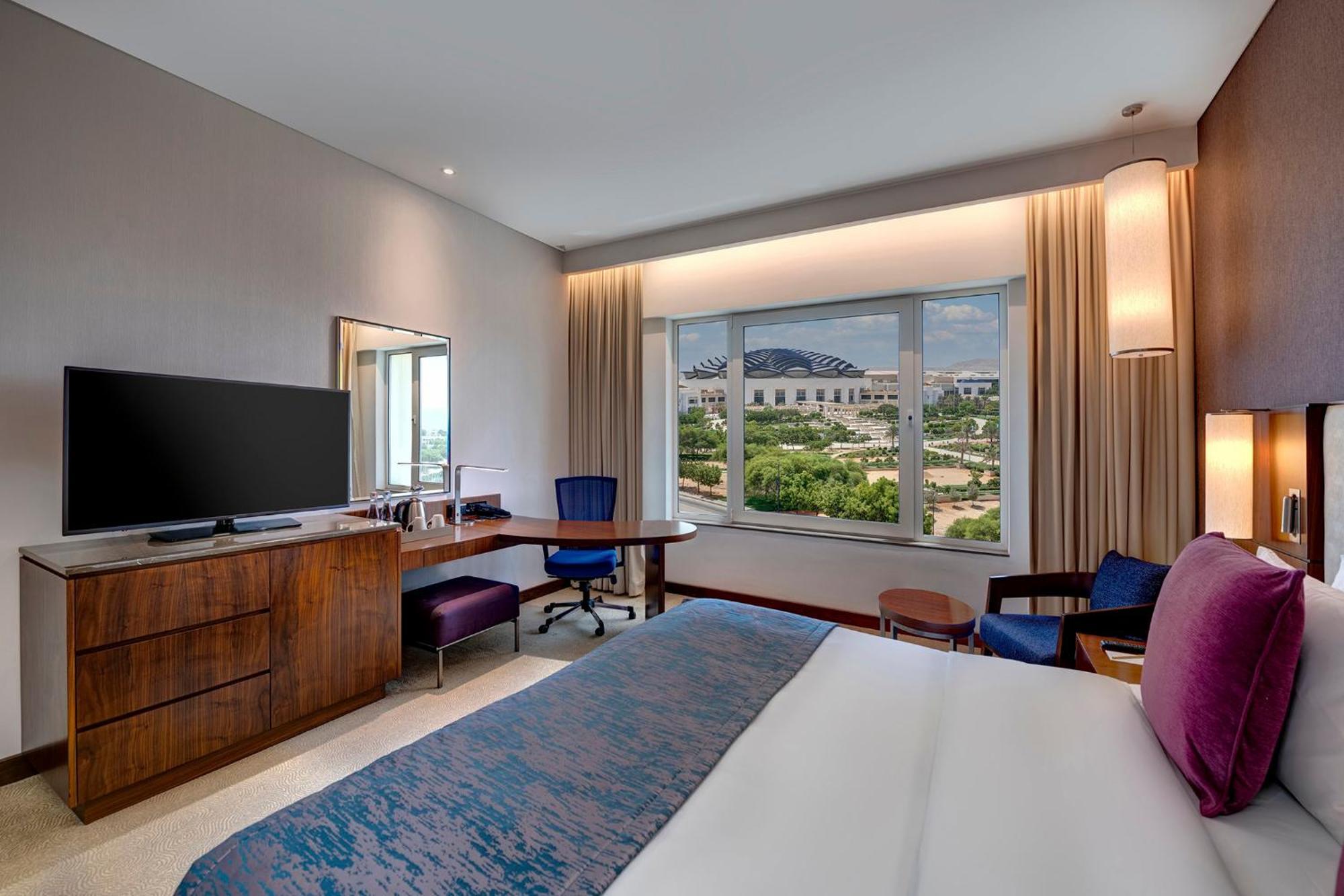 Hotel Crowne Plaza Muscat Ocec By Ihg Exterior foto
