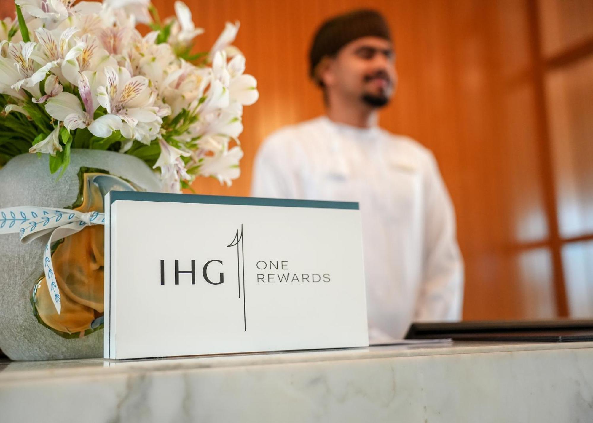 Hotel Crowne Plaza Muscat Ocec By Ihg Exterior foto