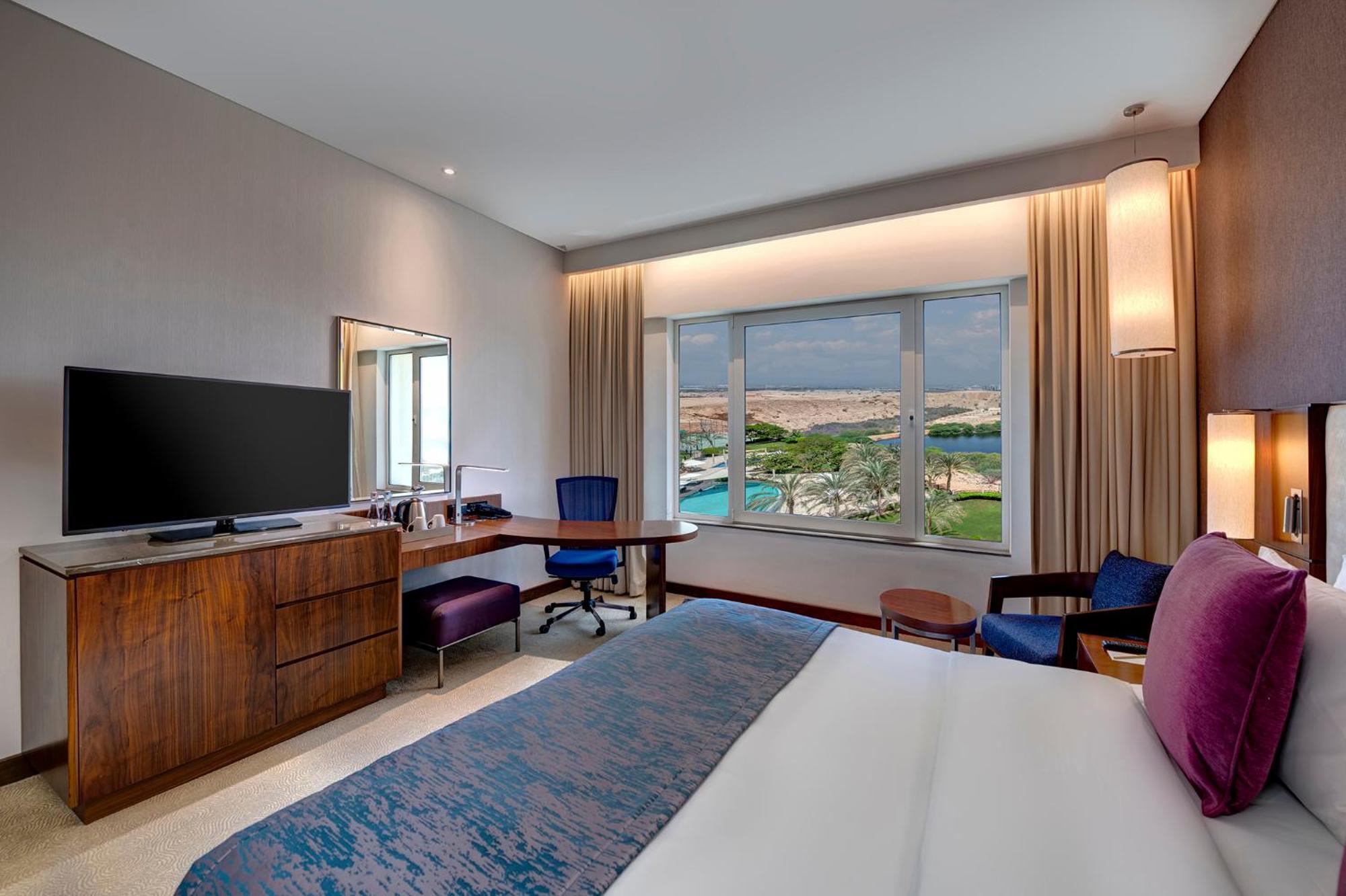 Hotel Crowne Plaza Muscat Ocec By Ihg Exterior foto