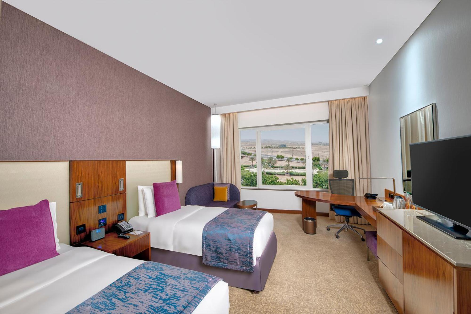 Hotel Crowne Plaza Muscat Ocec By Ihg Exterior foto