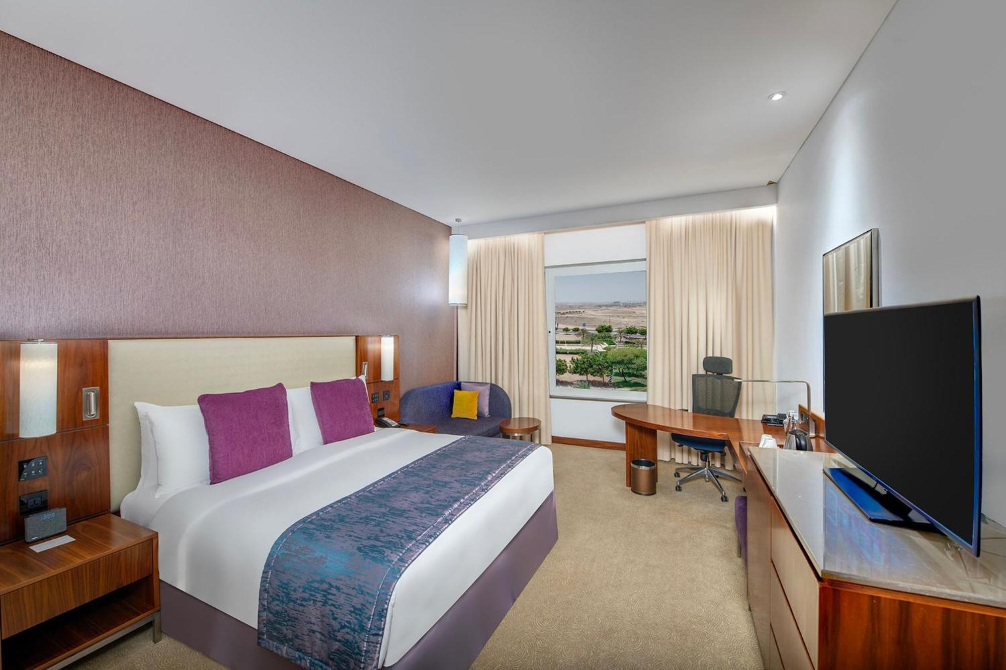 Hotel Crowne Plaza Muscat Ocec By Ihg Exterior foto