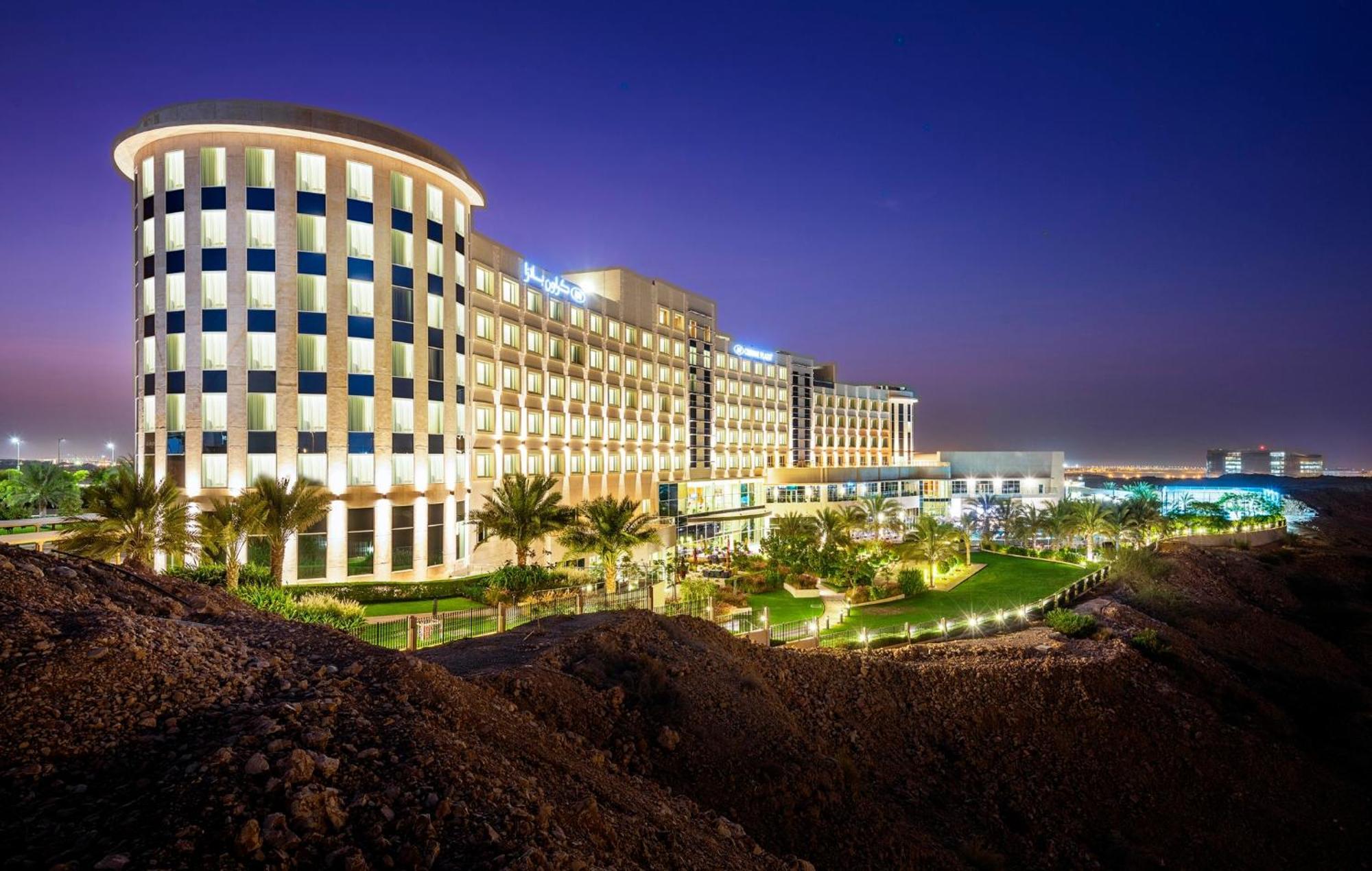 Hotel Crowne Plaza Muscat Ocec By Ihg Exterior foto