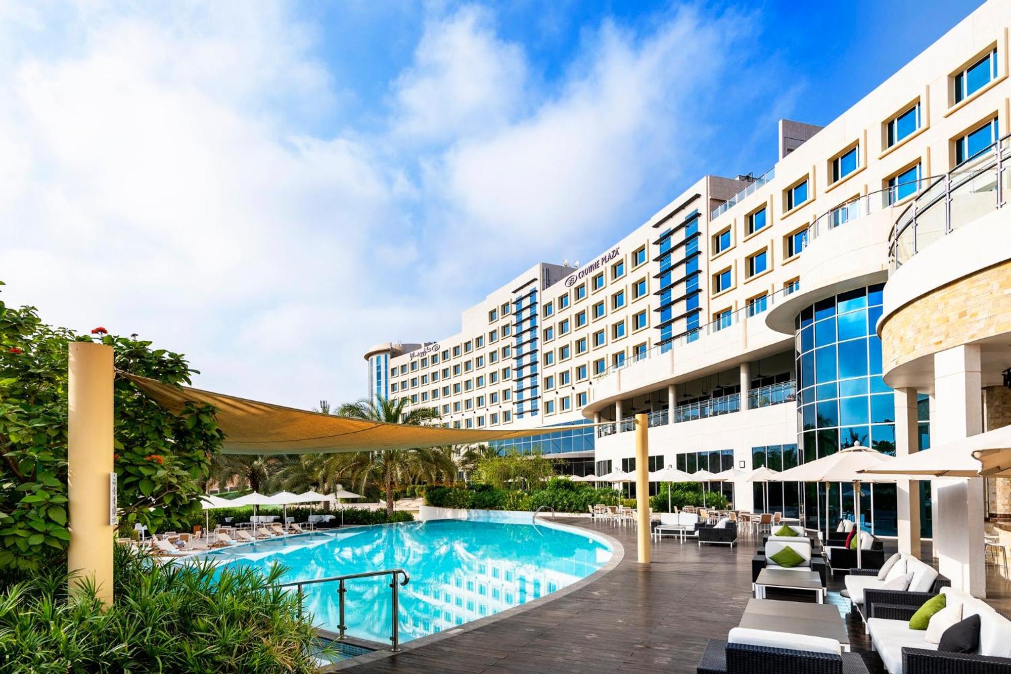Hotel Crowne Plaza Muscat Ocec By Ihg Exterior foto